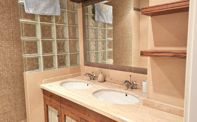 Resale - Apartment -
Torrevieja - Centro