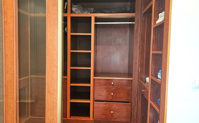 Resale - Apartment -
Torrevieja - Centro