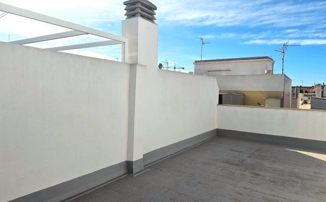 Resale - Apartment -
Torrevieja - Centro