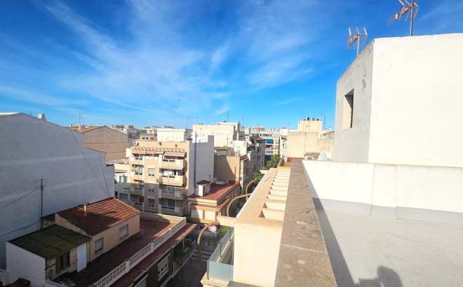 Resale - Apartment -
Torrevieja - Centro