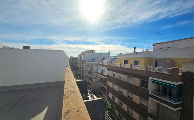Resale - Apartment -
Torrevieja - Centro