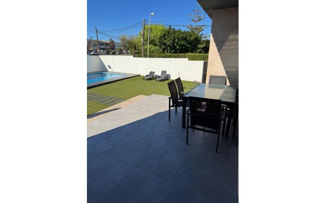 Resale - Villa -
Torrevieja - Los Balcones - Los Altos del Edén