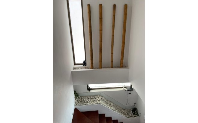 Resale - Dúplex -
Torrevieja - Playa del Cura