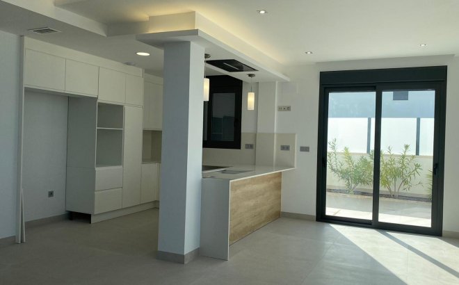 Resale - Villa -
Torrevieja - Los Balcones