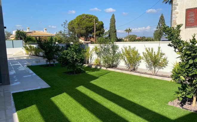 Resale - Villa -
Torrevieja - Los Balcones