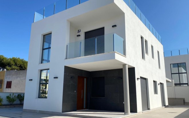 Resale - Villa -
Torrevieja - Los Balcones