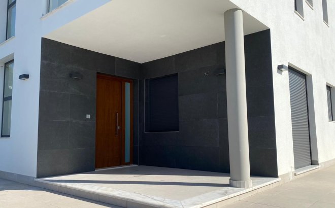 Resale - Villa -
Torrevieja - Los Balcones