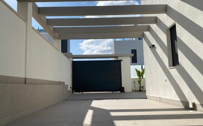 Resale - Villa -
Torrevieja - Los Balcones