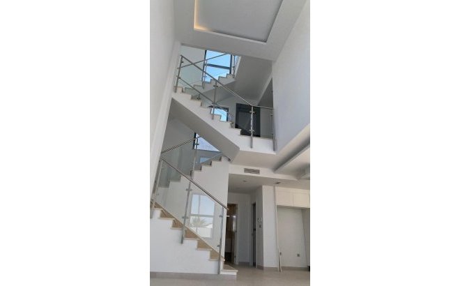 Resale - Villa -
Torrevieja - Los Balcones