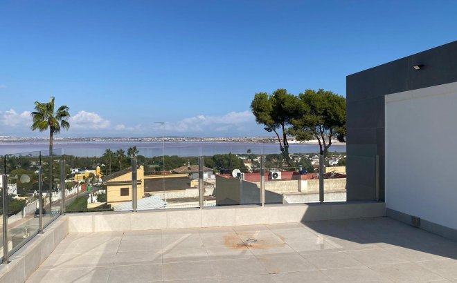 Resale - Villa -
Torrevieja - Los Balcones