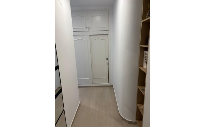 Herverkoop - Appartement -
Torrevieja - Centro