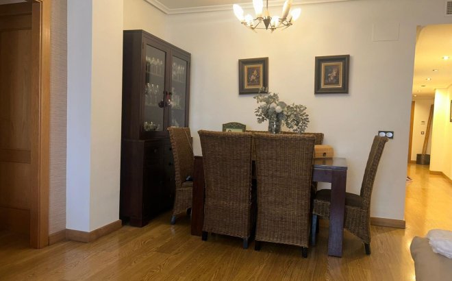 Resale - Apartment -
Torrevieja - Centro