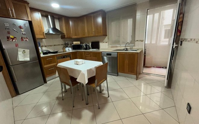 Resale - Apartment -
Torrevieja - Centro