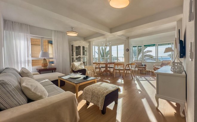 Herverkoop - Appartement -
Torrevieja - Playa del Cura