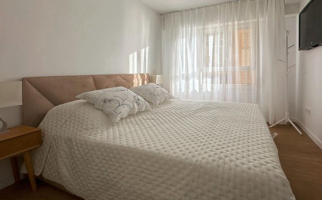 Herverkoop - Appartement -
Torrevieja - Playa del Cura