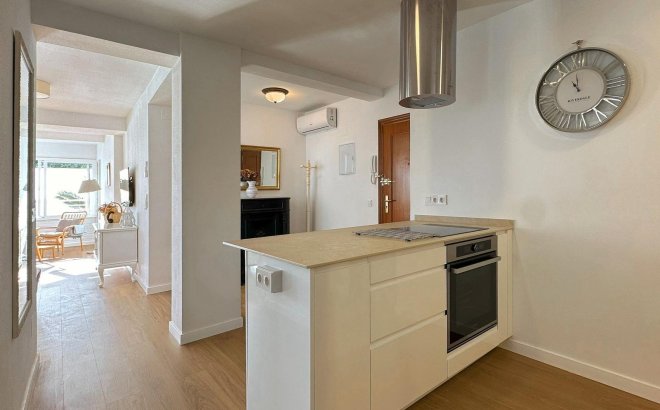 Herverkoop - Appartement -
Torrevieja - Playa del Cura