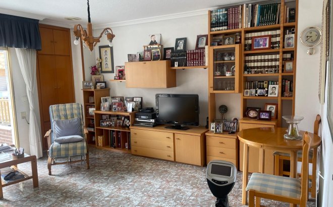 Resale - Apartment -
Torrevieja - Centro