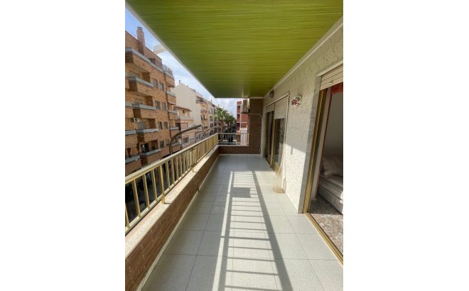 Resale - Apartment -
Torrevieja - Centro