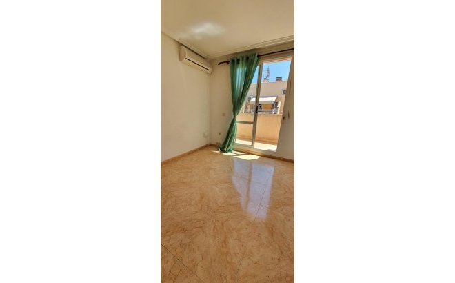 Revente - Penthouse -
Torrevieja - Centro
