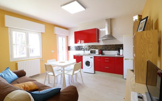 Resale - Villa -
Torrevieja - Costa Blanca