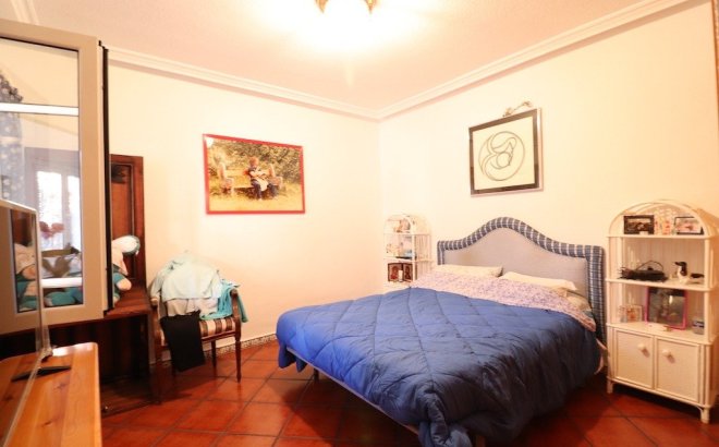 Resale - Villa -
Torrevieja - Costa Blanca