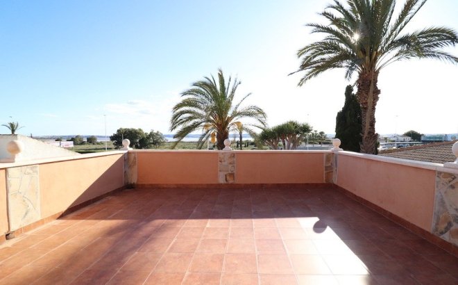 Resale - Villa -
Torrevieja - Costa Blanca