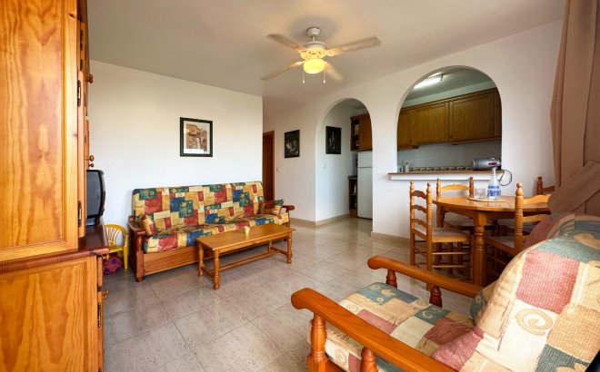 Resale - Bungalow -
San Miguel de Salinas - Inland