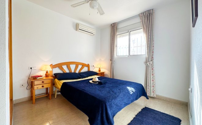 Resale - Bungalow -
San Miguel de Salinas - Inland