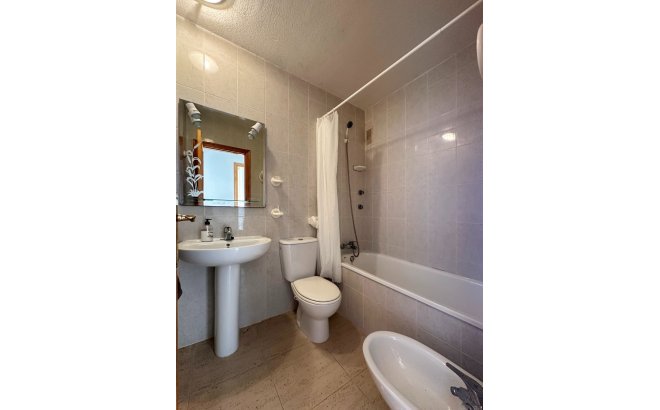 Resale - Bungalow -
San Miguel de Salinas - Inland