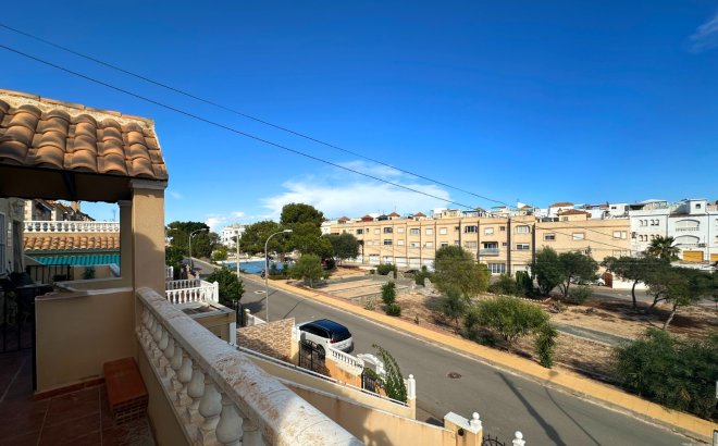 Resale - Bungalow -
San Miguel de Salinas - Inland