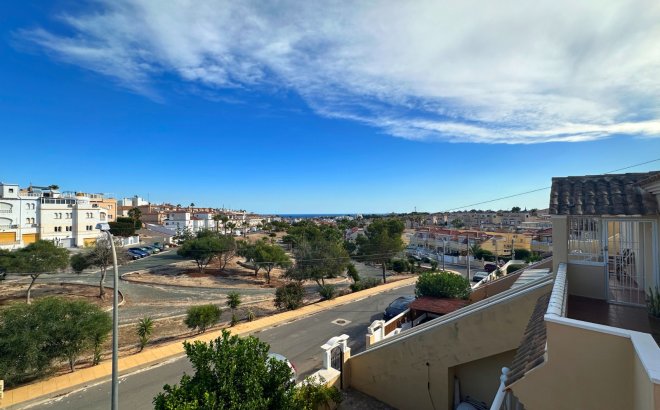 Resale - Bungalow -
San Miguel de Salinas - Inland