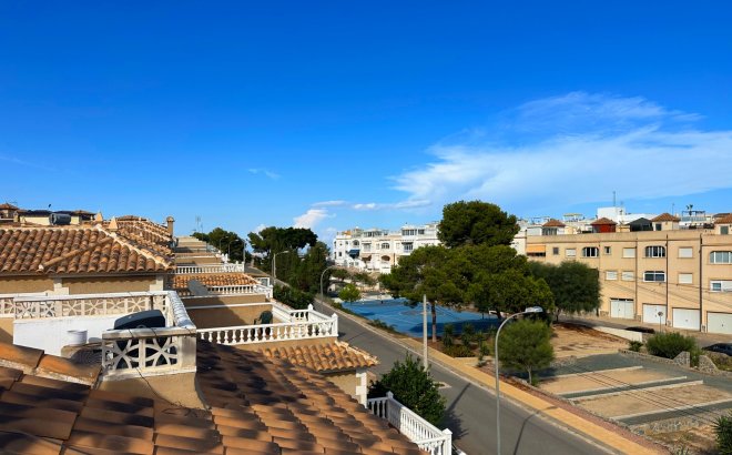 Resale - Bungalow -
San Miguel de Salinas - Inland