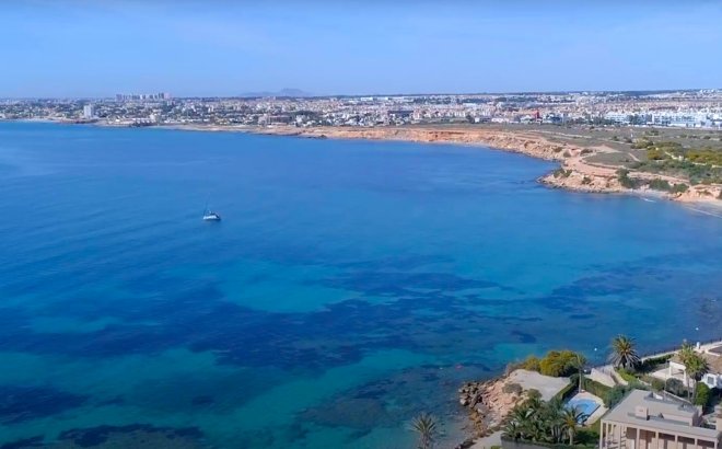 Resale - Bungalow -
San Miguel de Salinas - Inland