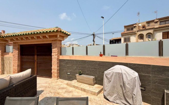 Resale - Villa -
Torrevieja - Los Frutales