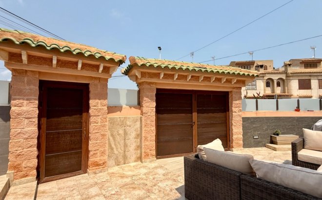 Resale - Villa -
Torrevieja - Los Frutales