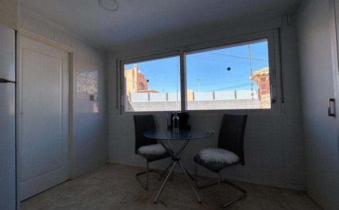 Resale - Villa -
Torrevieja - Los Frutales