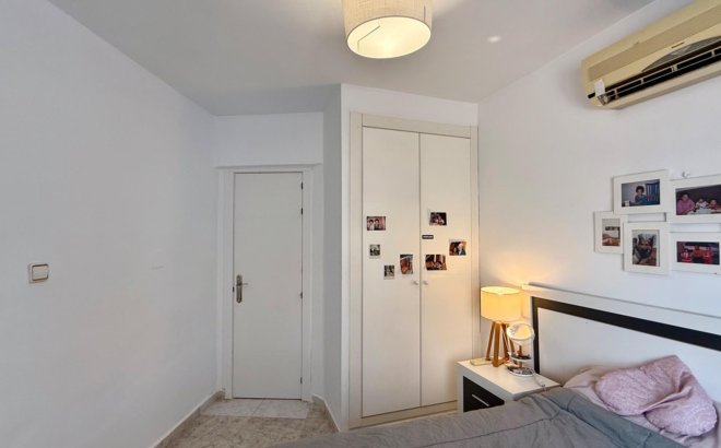 Resale - Villa -
Torrevieja - Los Frutales