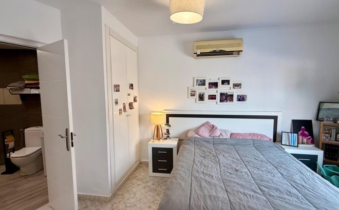 Resale - Villa -
Torrevieja - Los Frutales