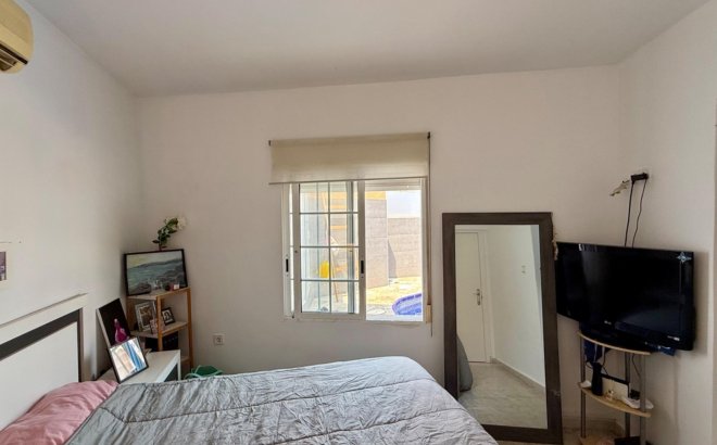 Resale - Villa -
Torrevieja - Los Frutales