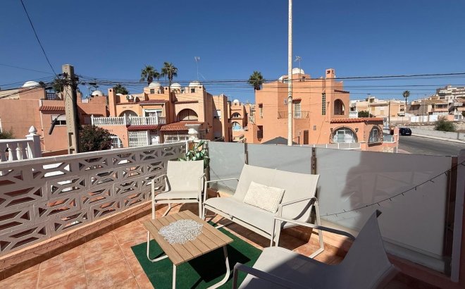 Resale - Villa -
Torrevieja - Los Frutales