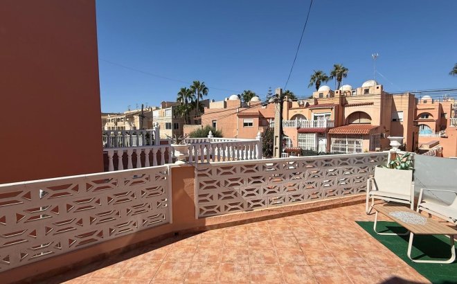 Resale - Villa -
Torrevieja - Los Frutales