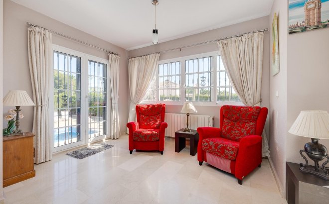 Resale - Villa -
Orihuela Costa - Costa Blanca