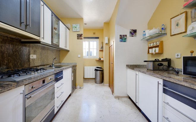 Resale - Villa -
Orihuela Costa - Costa Blanca