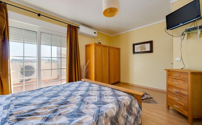 Resale - Villa -
Orihuela Costa - Costa Blanca