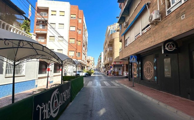 Resale - Apartment -
Torrevieja - Paseo Maritimo