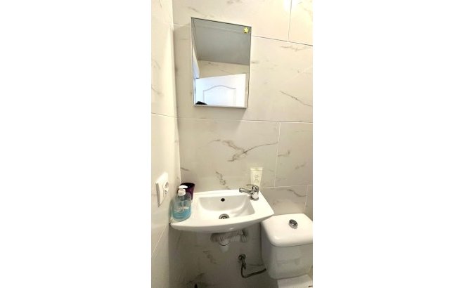 Resale - Apartment -
Torrevieja - Paseo Maritimo