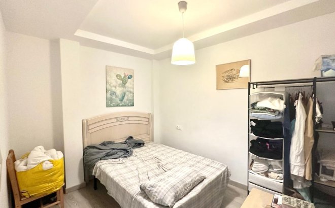 Resale - Apartment -
Torrevieja - Paseo Maritimo