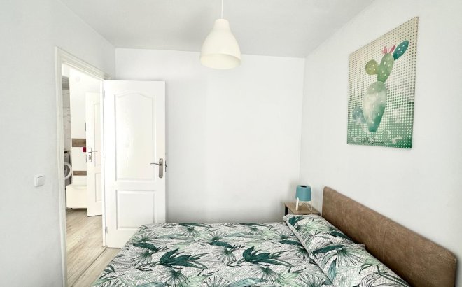 Resale - Apartment -
Torrevieja - Paseo Maritimo