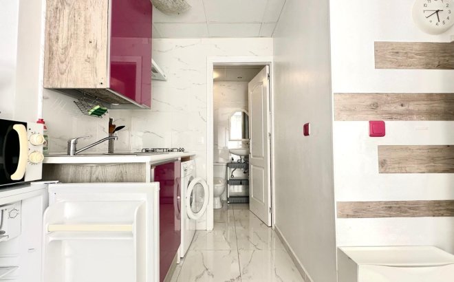 Resale - Apartment -
Torrevieja - Paseo Maritimo