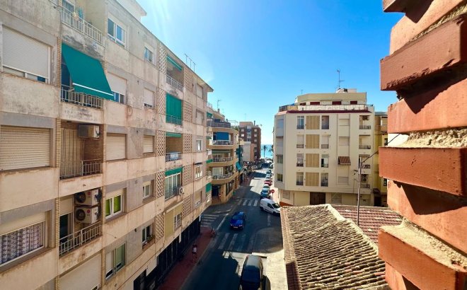 Resale - Apartment -
Torrevieja - Paseo Maritimo